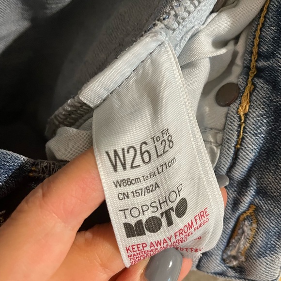 Jeans - Picture 4 of 5